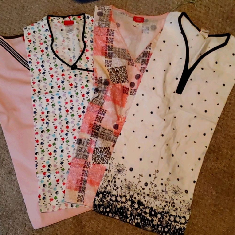 4 Dickies scrub tops